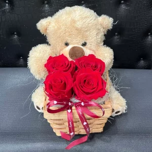 Maci, 4 örökrózsával